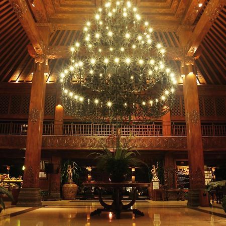 Laras Asri Resort & Spa サラティガ エクステリア 写真