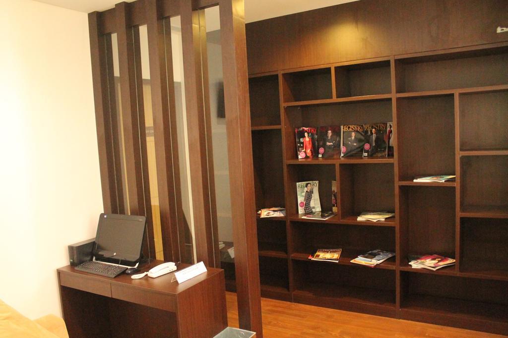 Laras Asri Resort & Spa サラティガ エクステリア 写真