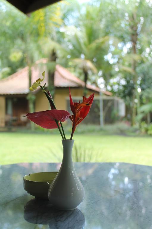 Laras Asri Resort & Spa サラティガ エクステリア 写真