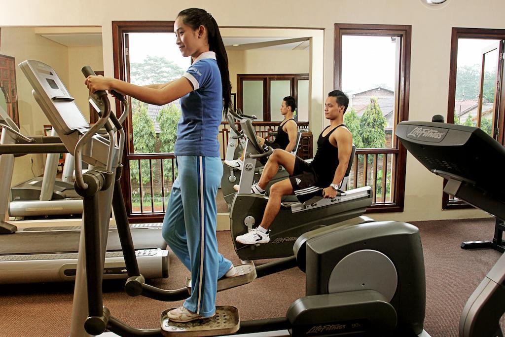 Laras Asri Resort & Spa サラティガ エクステリア 写真