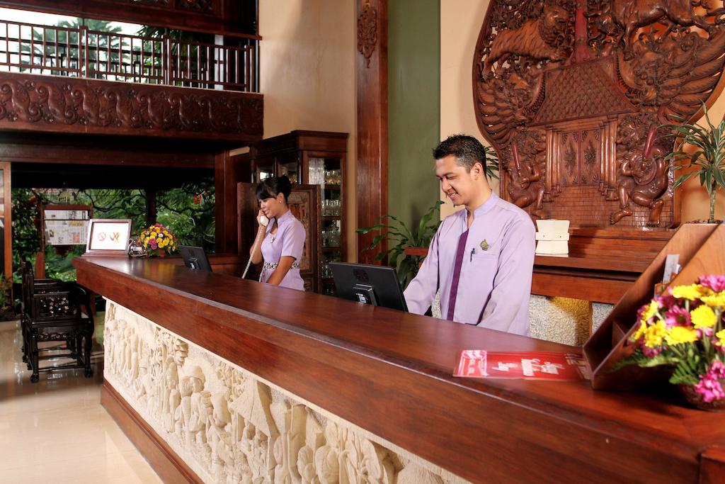 Laras Asri Resort & Spa サラティガ エクステリア 写真