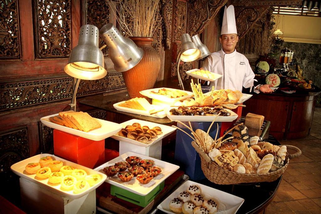 Laras Asri Resort & Spa サラティガ エクステリア 写真